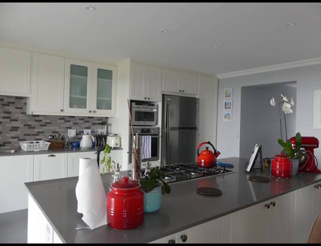 4 BEDROOM HOUSE FOR SALE IN BRITANNIA BAY